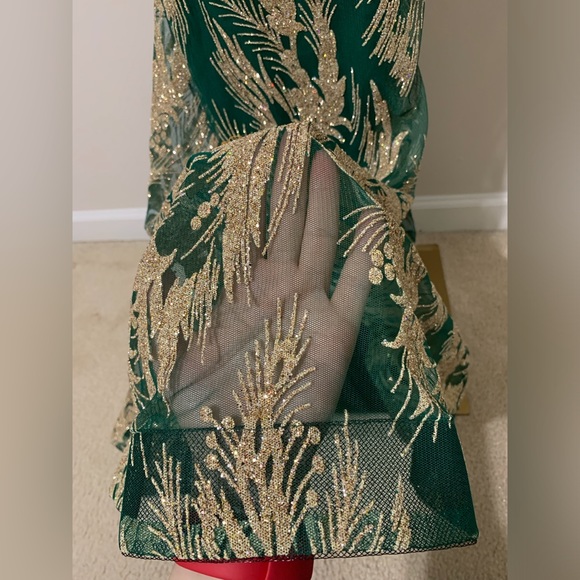 Green Chiffon and Gold Glitter Pattern with Belt - Picture 12 of 17